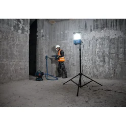 Projecteur de chantier hybride BOSCH GLA 18VH-7500 7 500 lm 18V sans batterie ni chargeur 06014A5000
