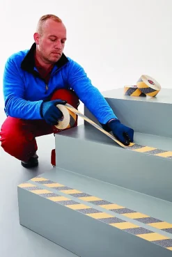 Ruban antidérapant TESA 60951 15 m x 50 mm noir/jaune PVC professionnel