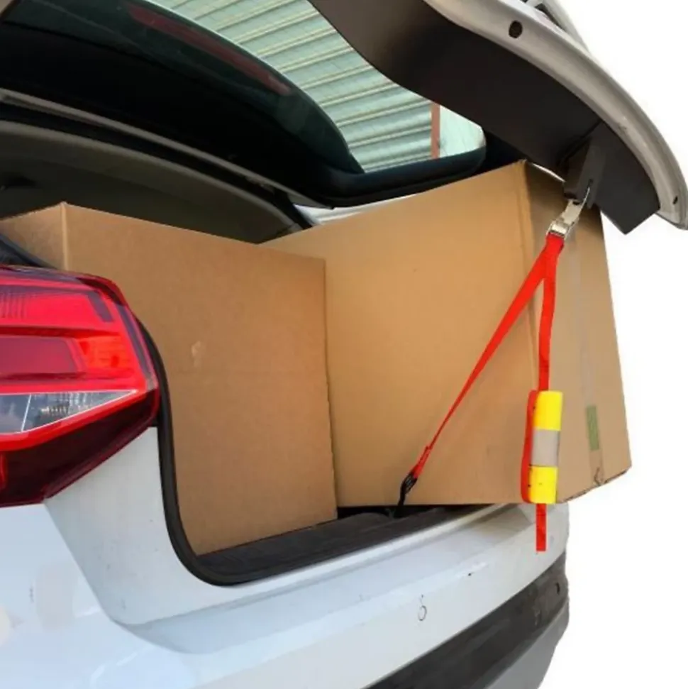 Sangle de sécurité pour coffre de voiture