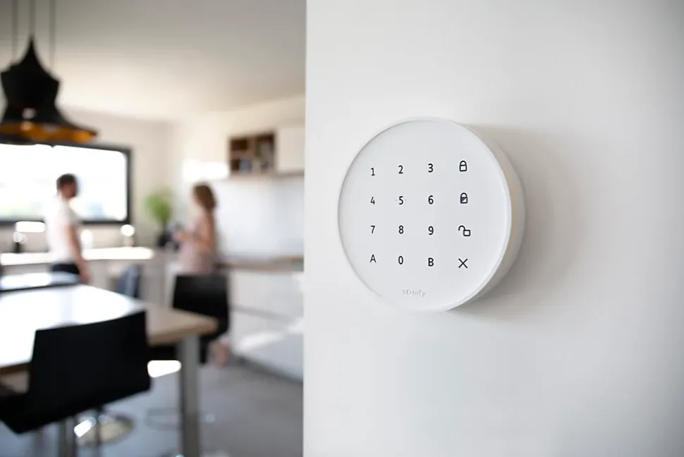 Somfy 1875254 – Home Alarm Advanced Max, Système d’alarme maison connecté haut de gamme avec détecteurs, sirènes et accessoires