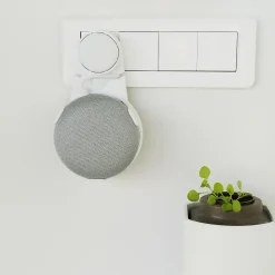 Support mural PlugnSay pour Google Home mini en plastique blanc
