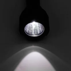Torche indestructible Stanley 600 lumens
