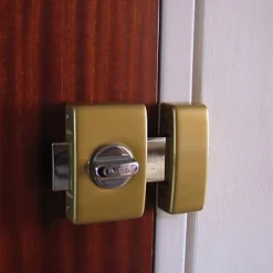 Verrou à bouton clés réversibles Abus ø 23 mm / 45 mm